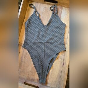 🌿 Wild Fable Forest Green Bodysuit – Size S – Deep V – Crochet Style
